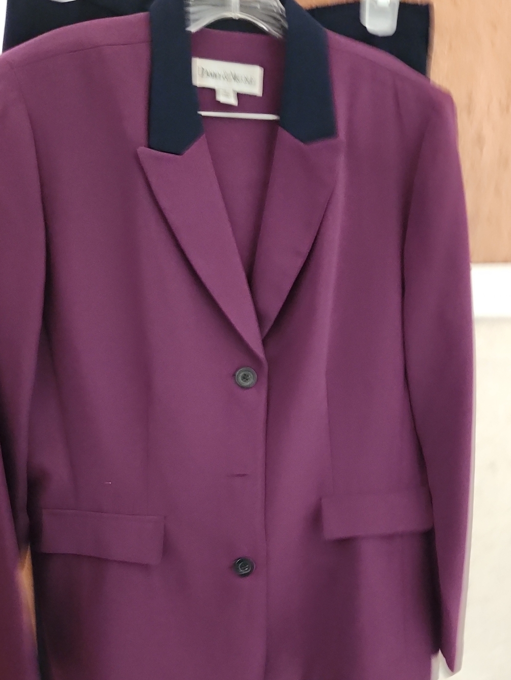 Size16-Danny & Nicole Plum Blazer with Navy Contrast Collar 16 Avg Pants List129
